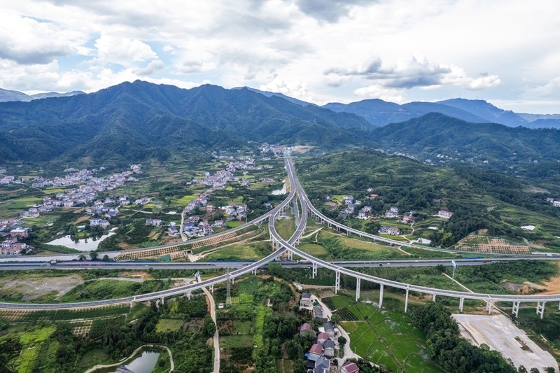 確保基本實(shí)現(xiàn)社會主義現(xiàn)代化取得決定性進(jìn)展——寫在黨的二十屆四中全會召開之際